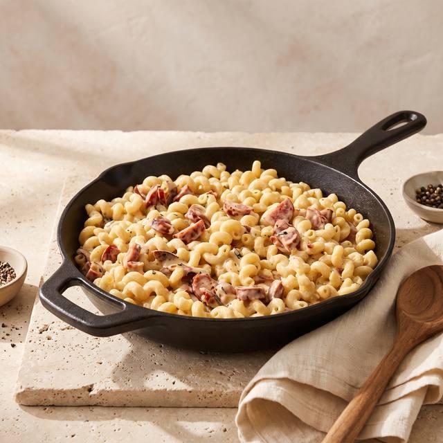Cremige Cabanossi-Pfanne mit Nudeln in der Pampered Chef® Gusseisernen Bratpfanne
