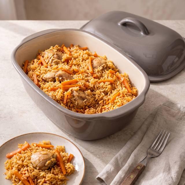 Plov mit Hähnchen aus dem Ofenmeister