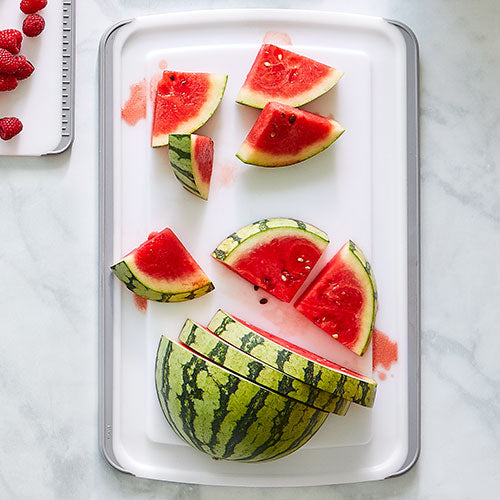 Großes Schneidebrett mit Saftrillen